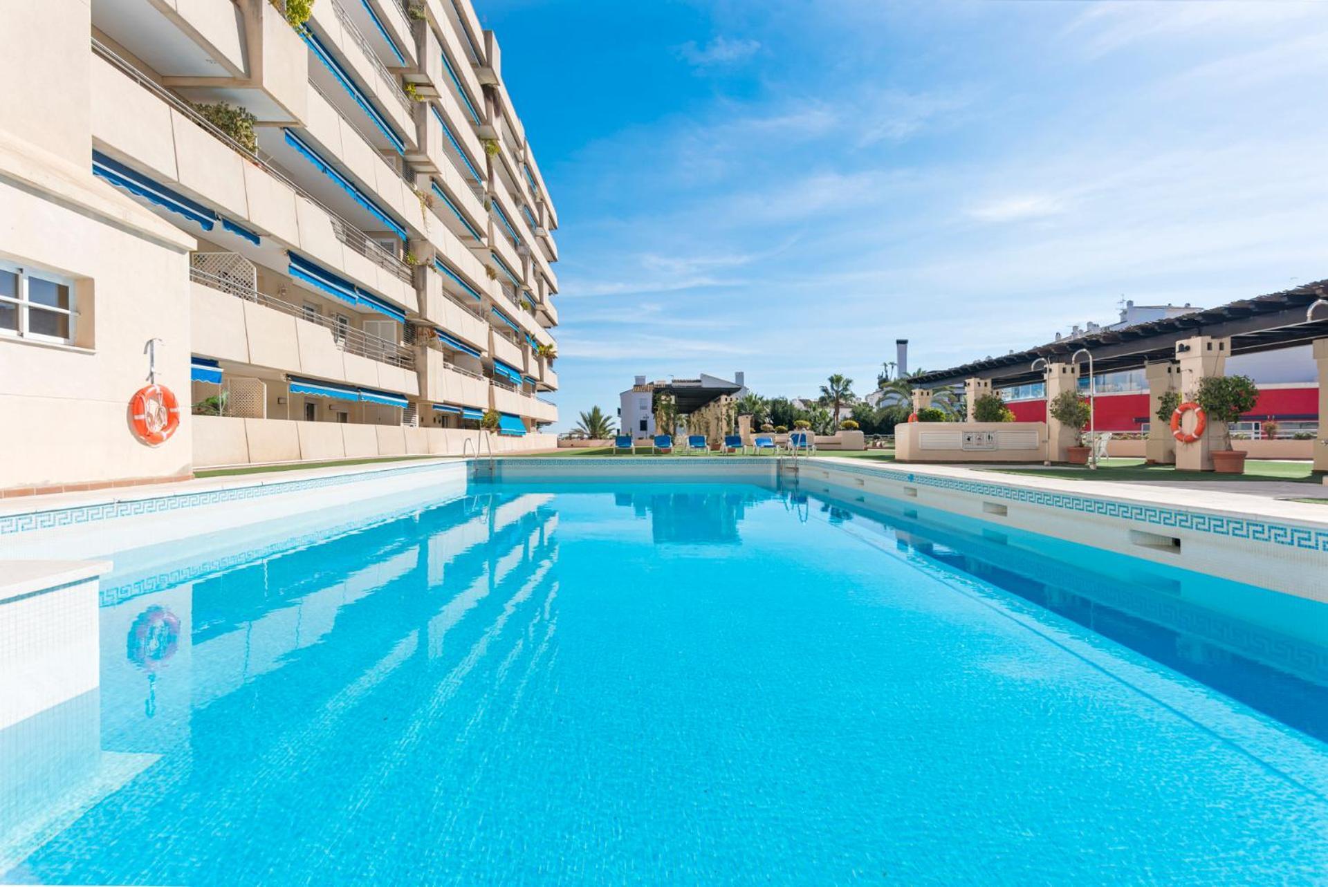 Apartamento Vistas Al Mar En El Centro De Puerto Banus 3 4h Marbella