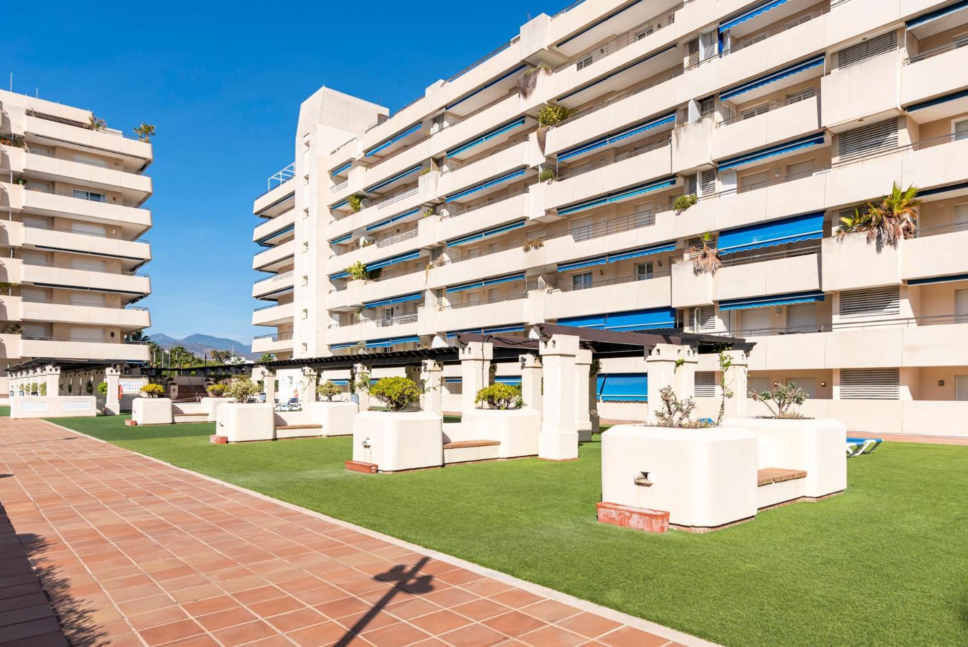 Apartamento Vistas Al Mar En El Centro De Puerto Banus 3 4h