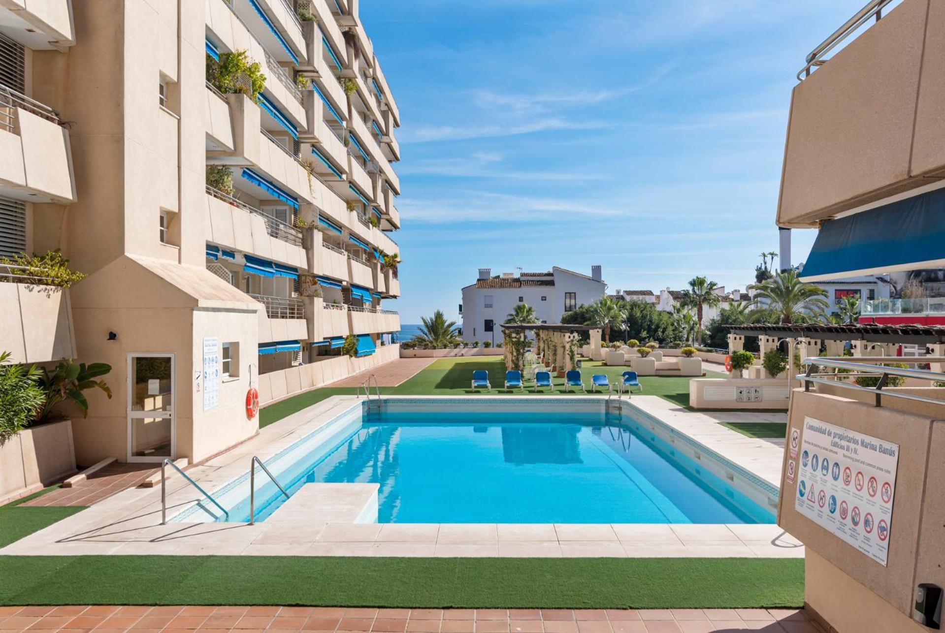 Apartamento Vistas Al Mar En El Centro De Puerto Banus 3 4h