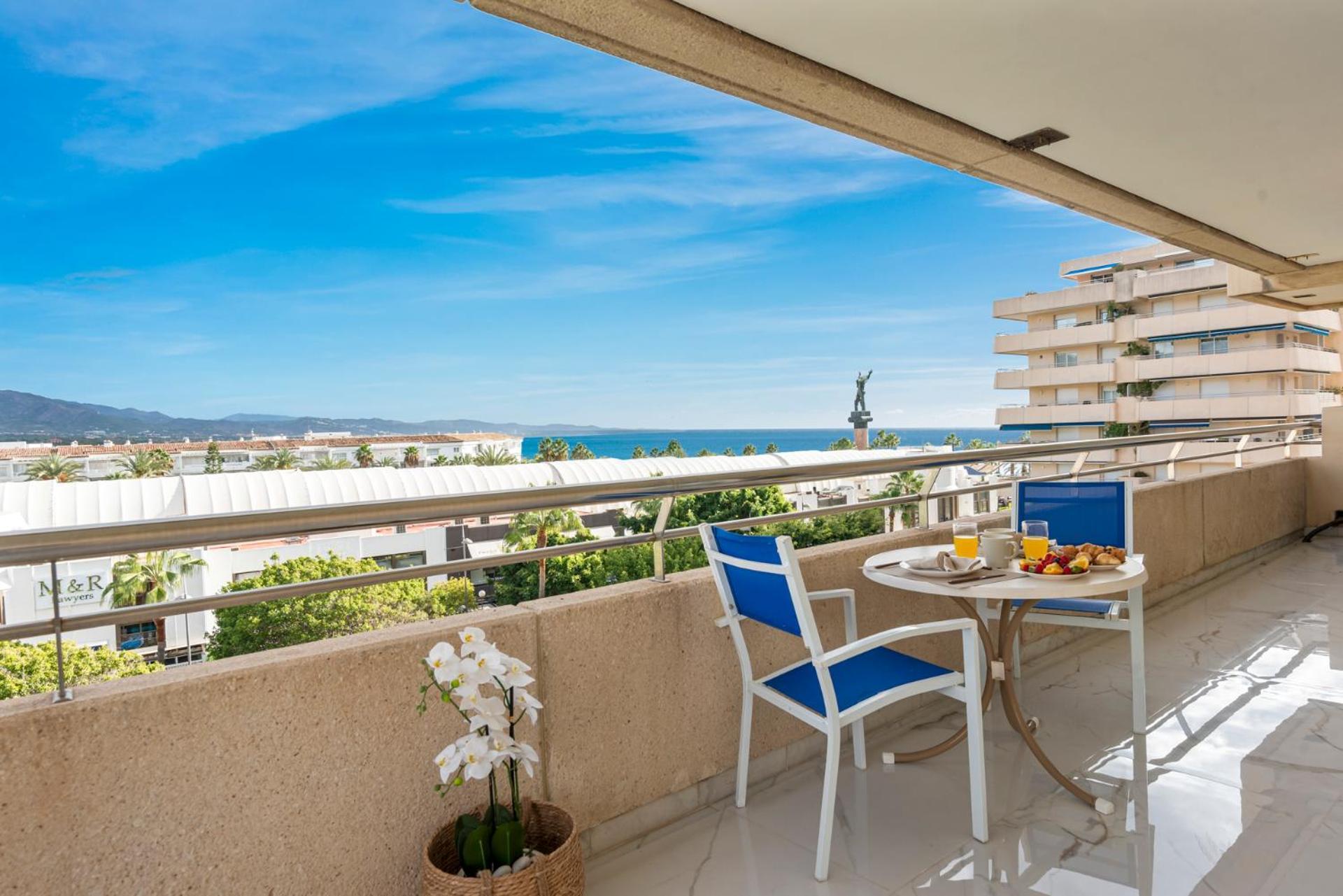 Vistas Al Mar En El Centro De Puerto Banus 3 4h Apartamento