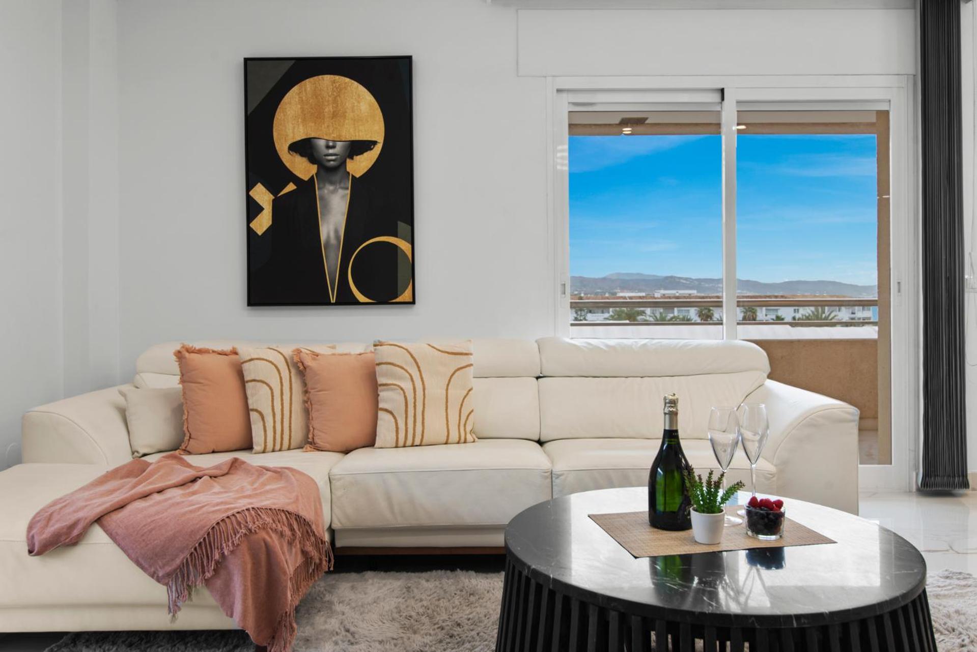 Vistas Al Mar En El Centro De Puerto Banus 3 4h Apartamento